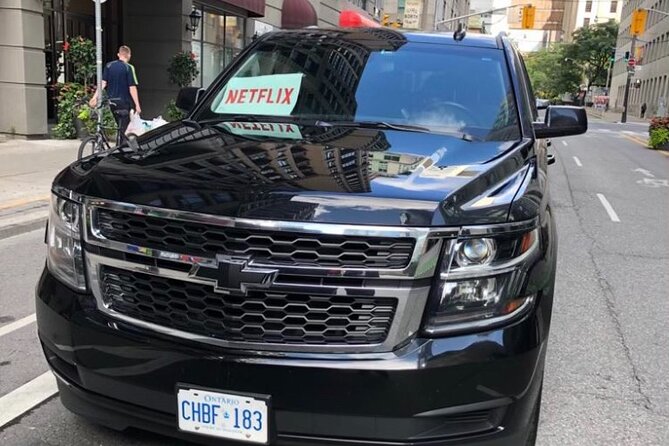 Private Toronto Airport Transfer Service to City centre Toronto - A private landing at Toronto Pearson