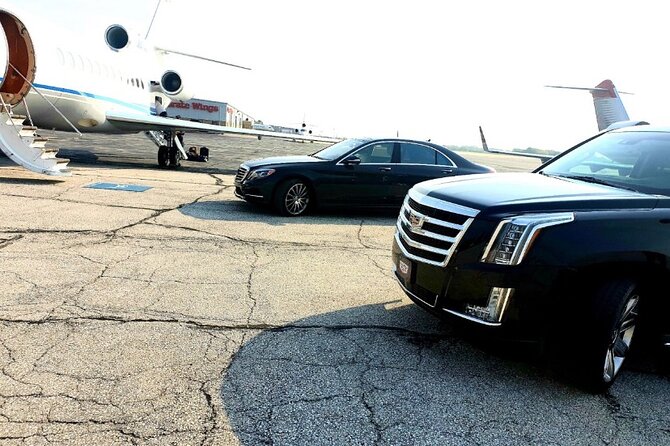 Private Toronto Airport Transfer Service to City centre Toronto - Who should book this Toronto transfer