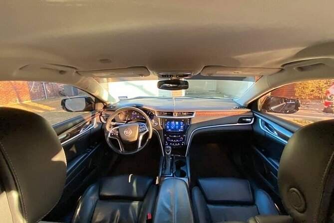 Private Transfer Toronto Pearson Airport To Toronto Hotels/Airbnb - Price: reasonable for comfort, less compelling for one person