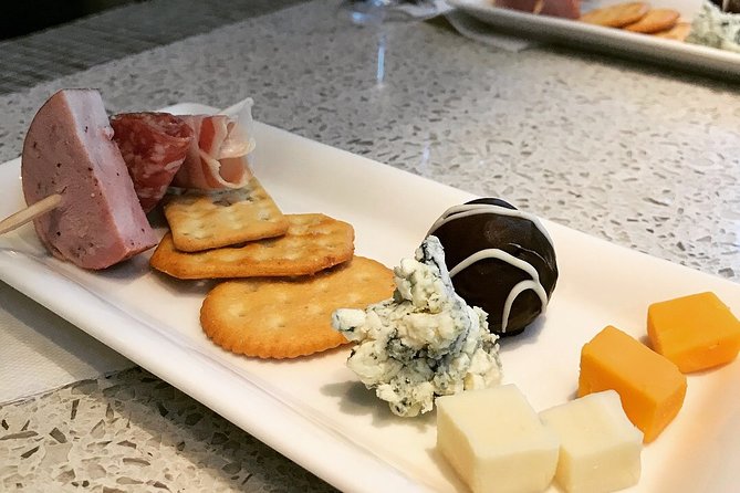 Private Wine & Charcuterie Tour (Customizable) - Finding a different mood at Hinterbrook Winery