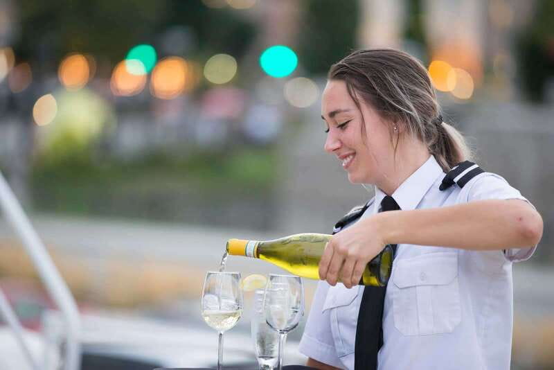 Québec City: 3 or 5-Course Dinner Cruise with DJ & Dancing - Key points to know before boarding