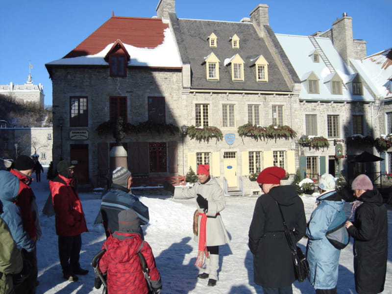 Quebec City: Christmas Magic Walking Tour in Old Quebec - Winter Comfort and Walking Pace