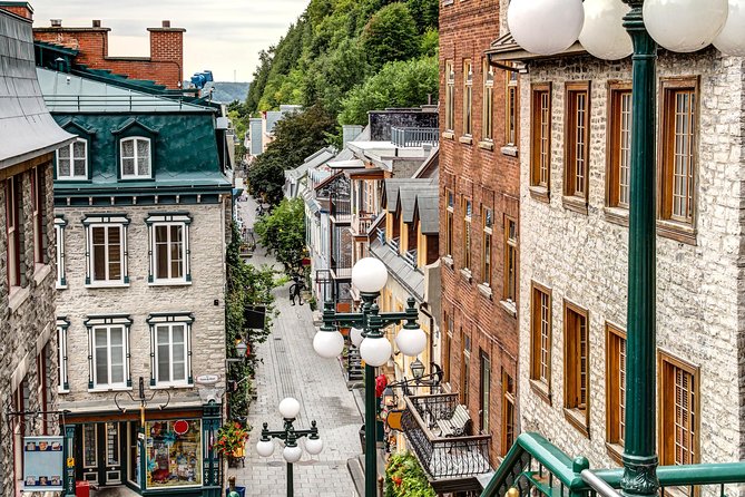Quebec City: Double Decker Express Tour - Lower Town: streets, water, and a different scale