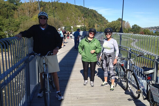 Quebec City: Electric Bike Tour - A short stop at the Joan of Arc Garden