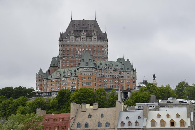 Quebec City: Electric Bike Tour - History and uphill riding at the Plains of Abraham
