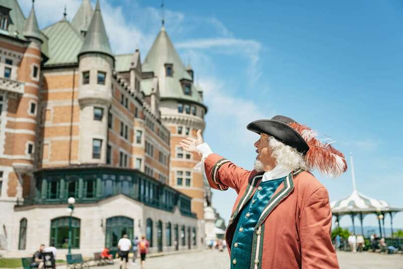 Quebec City: Guided Tour of Fairmont Le Château Frontenac - The outdoor introduction and famous façade
