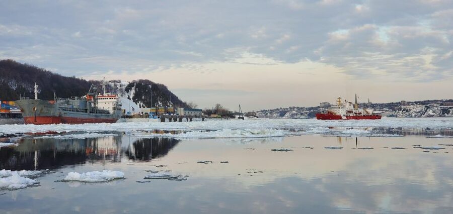 Quebec City: Ice Canoeing with Hot Chocolate & Sauna - Arriving at Anse-au-Foulon