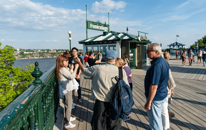 Quebec City: Old Quebec Classic Walking Tour with Funicular - What the guides add to the experience