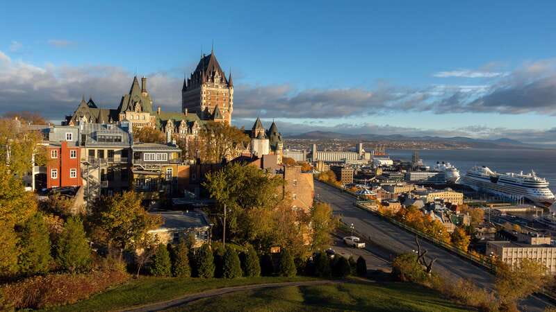 Quebec City: Old Town and Montmorency Falls Bus Tour - Meeting beside Château Frontenac