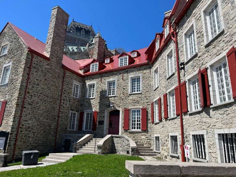 Quebec City's History in Virtual Reality - Language Options and Audio