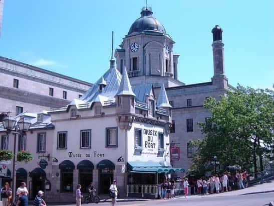 Quebec: City Tour, Montmorency Falls & Île d'Orléans Tour - A bilingual tour and the guide experience