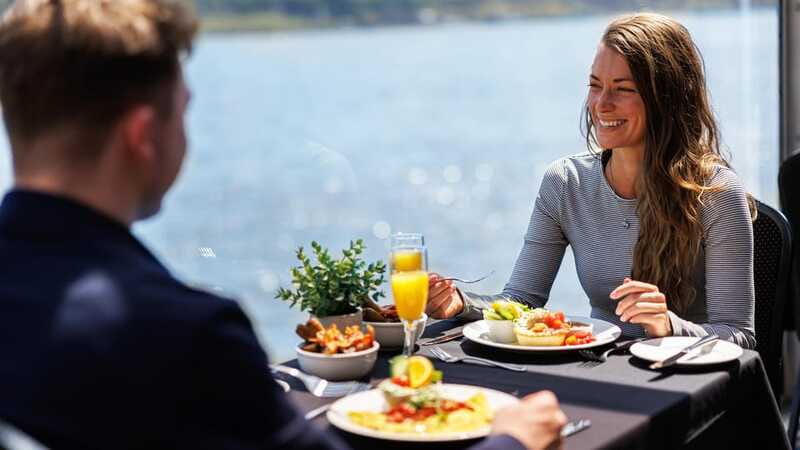 Québec City: Weekend River Brunch Cruise - Île d’Orléans and the wider St. Lawrence