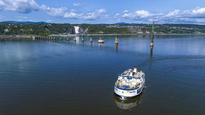 Québec City: Weekend River Brunch Cruise - Montmorency Falls from the river