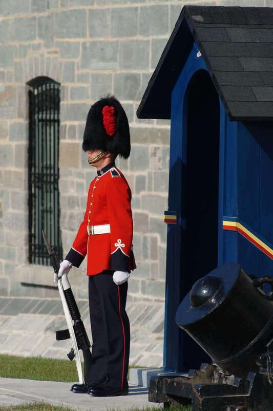 Quebec: La Citadelle de Québec Ticket and Guided Tour - The guided walk through the fortress