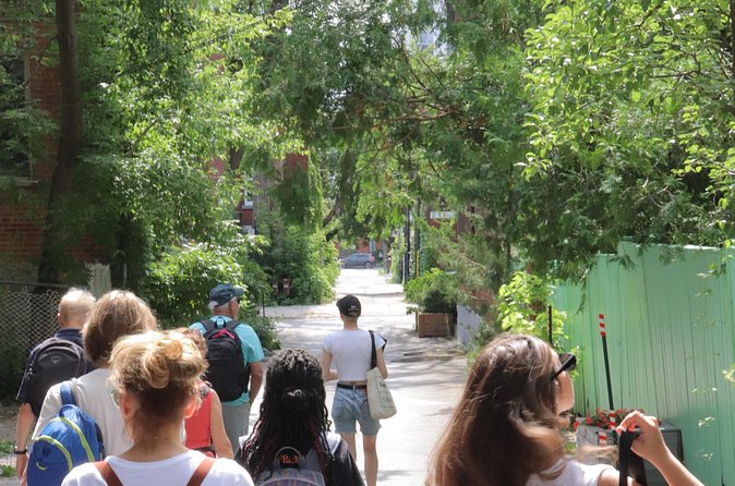 Rabbis, Writers and Radicals: Montreal Jewish History Walking Tour - Rabbis, writers, and political arguments