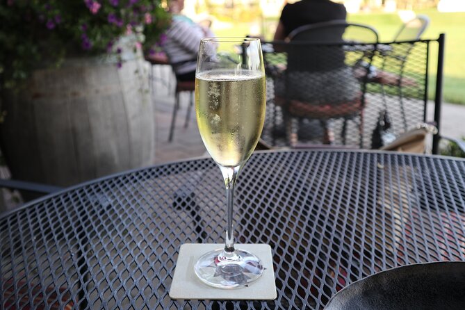 Relaxing Afternoon Wine Tour through Niagara's Wine Country - Starting at Niagara Grape & Wine Tours