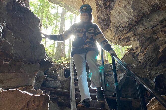 Riverbend Cave Explorer - The guides make the short tour work