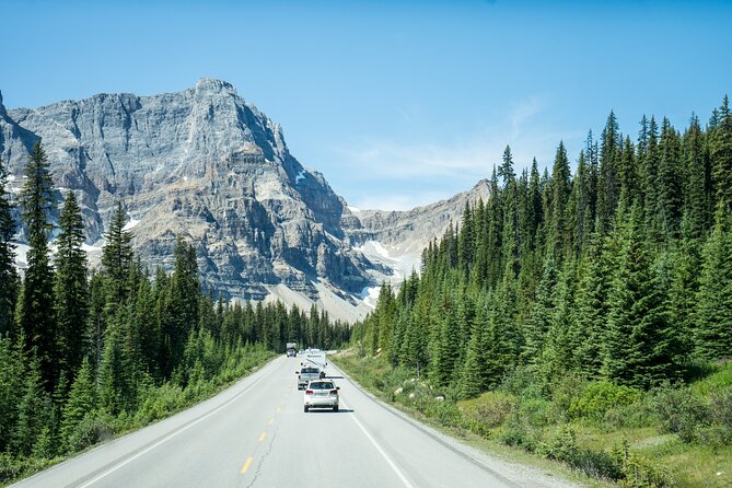 Rockies Western Canada Iconic Sites Tour - Day 7: Lake Louise, Moraine Lake, Rogers Pass, and Kelowna