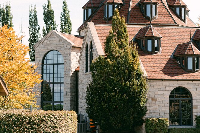 Seated Tasting Experience at Konzelmann Winery - Arriving at Konzelmann Winery on Lakeshore Road