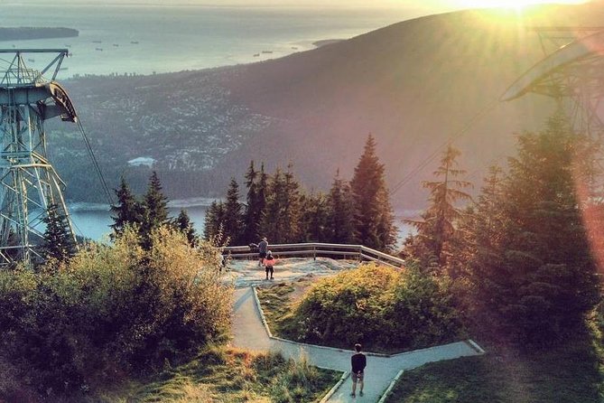 Small Group Tour: Capilano Suspension Bridge and Grouse Mountain from Vancouver - Small-group guiding is the real extra