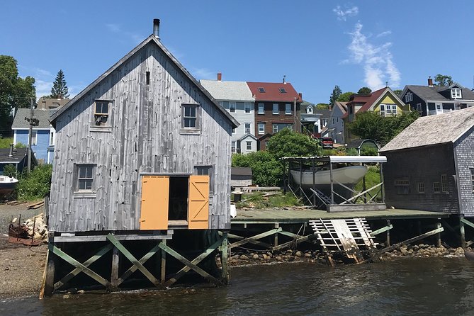 Small Group Tour - Peggy's Cove, Lunenburg, the Annapolis Valley - Mahone Bay and the three churches