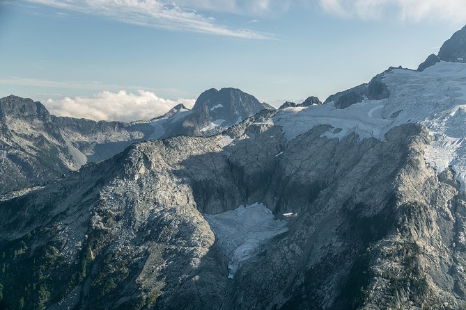 Squamish Explorer Flightseeing Tour - Glaciers, peaks, and Lake Lovely Water