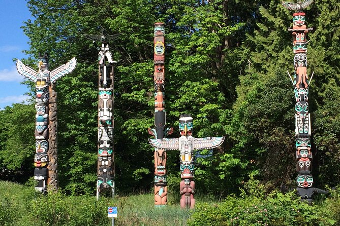 Stanley Park & Downtown - Vancouver Bike Tours - Starting on Davie Street at 9:30 a.m.