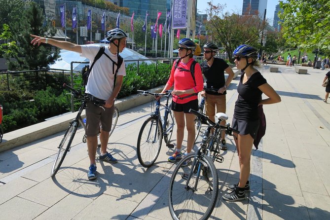 Stanley Park & Downtown - Vancouver Bike Tours - Riding the Vancouver Seawall Safely