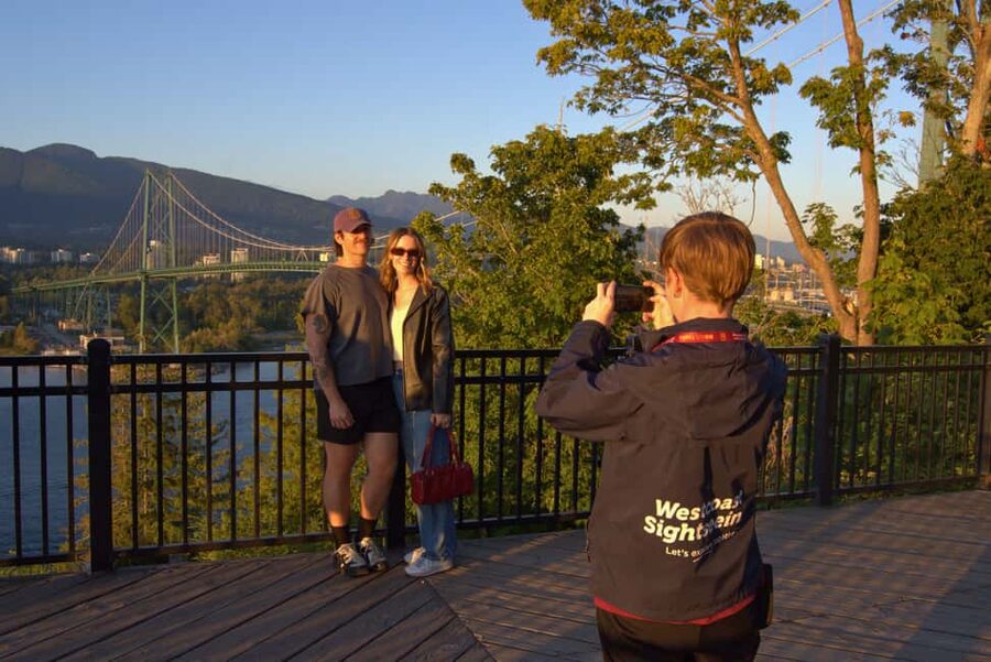 Sunset Bus Tour: Stanley Park & English Bay Photostops - Five things to know before you go