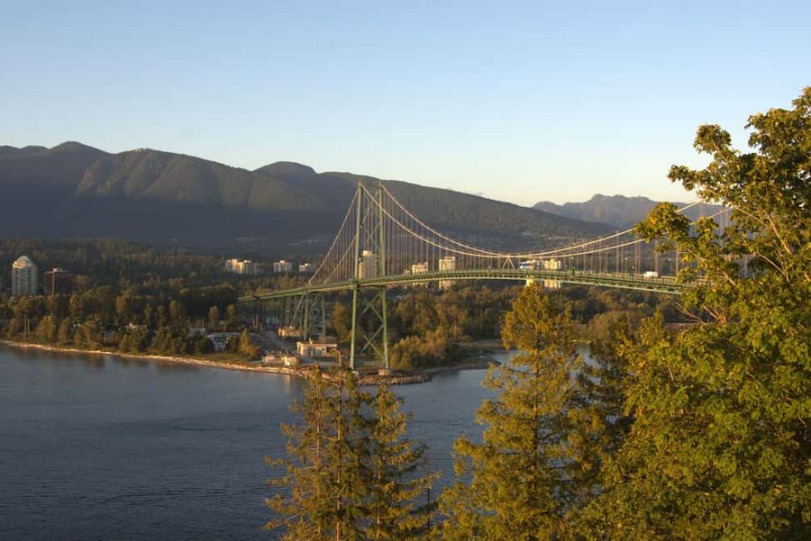 Sunset Bus Tour: Stanley Park & English Bay Photostops - Stanley Park on the way to Prospect Point