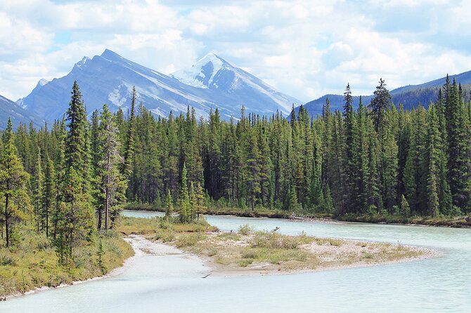 Sunwapta Challenge Whitewater Rafting: Class III Rapids - On the Sunwapta River: 13 kilometers of changing pace