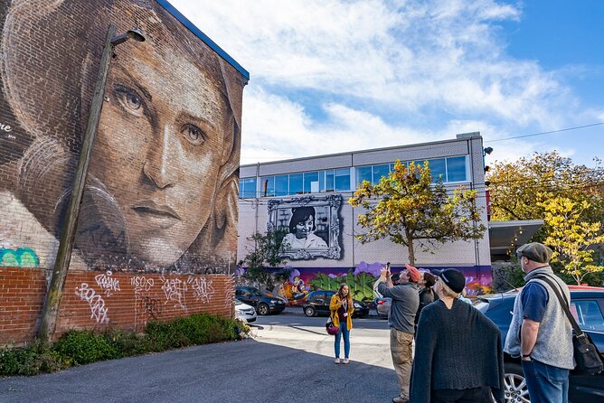 The Original Montreal Mural Arts Tour by Spade & Palacio - Guides who make the walls easier to read