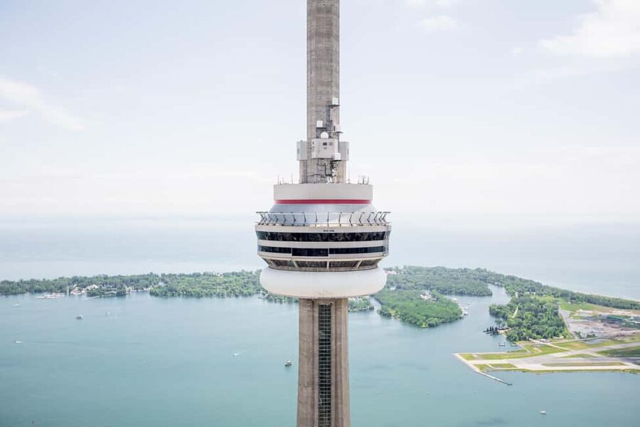Toronto CityPASS®: Save up to 38% at 5 Top Attractions - Seeing Canada’s underwater world at Ripley’s Aquarium