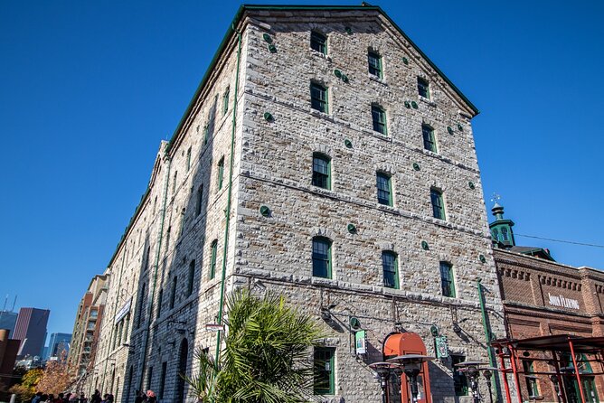 Toronto Distillery District Walking Tour - What the one-hour itinerary actually gives you