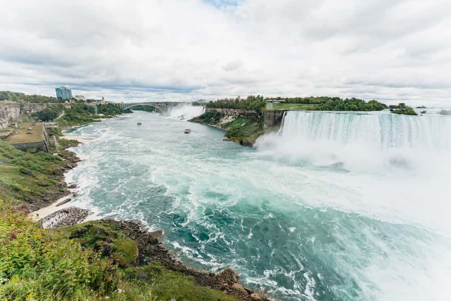 Toronto: Falls Day Tour with Boat Cruise & Niagara-the-Lake - Key points before you book