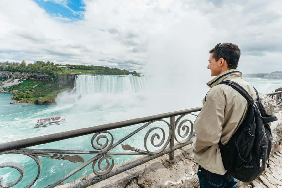 Toronto: Falls Day Tour with Boat Cruise & Niagara-the-Lake - Scenic stops along the Niagara Parkway