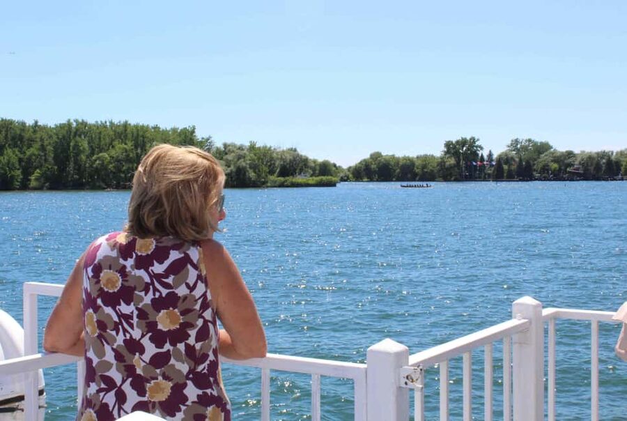Toronto: Guided Harbour and Islands Sightseeing Cruise - Is the one-hour length right for you?