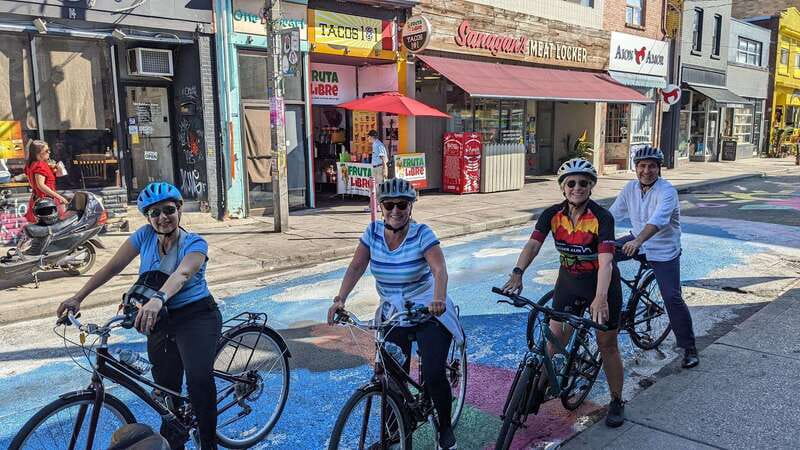 Toronto: Heart of Downtown 3.5-Hour Bike Tour - From Union Station to Toronto’s landmark core