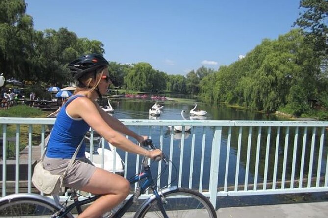 Toronto Islands Morning Bike Tour - Beaches, cottages, and the best skyline views