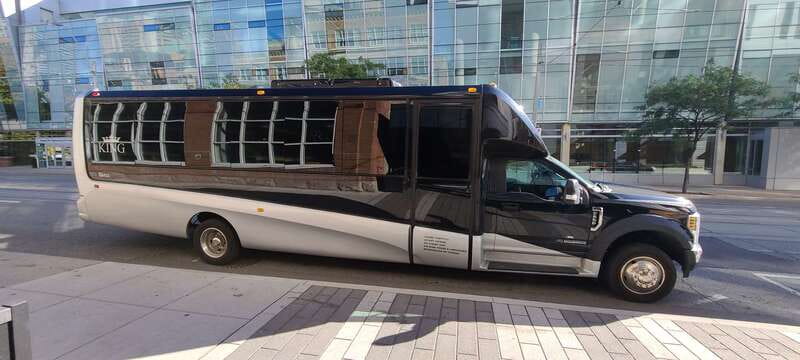 Toronto: Niagara Falls Bus Tour with Maple Tasting and NOTL - Meeting the bus at 65 Bremner Boulevard