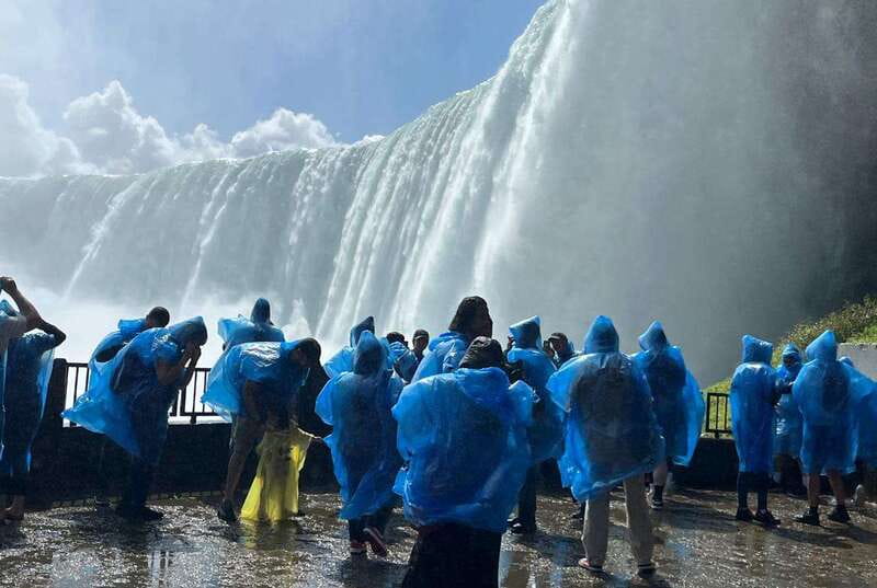 Toronto: Niagara Falls Day & Evening Tour + Top Attractions - Dinner above the water and Illumination Tower