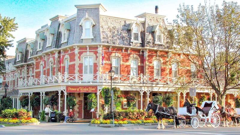 Toronto: Niagara Falls Day Tour with Optional Boat Cruise - Maple Leaf Place and the Canadian maple tasting
