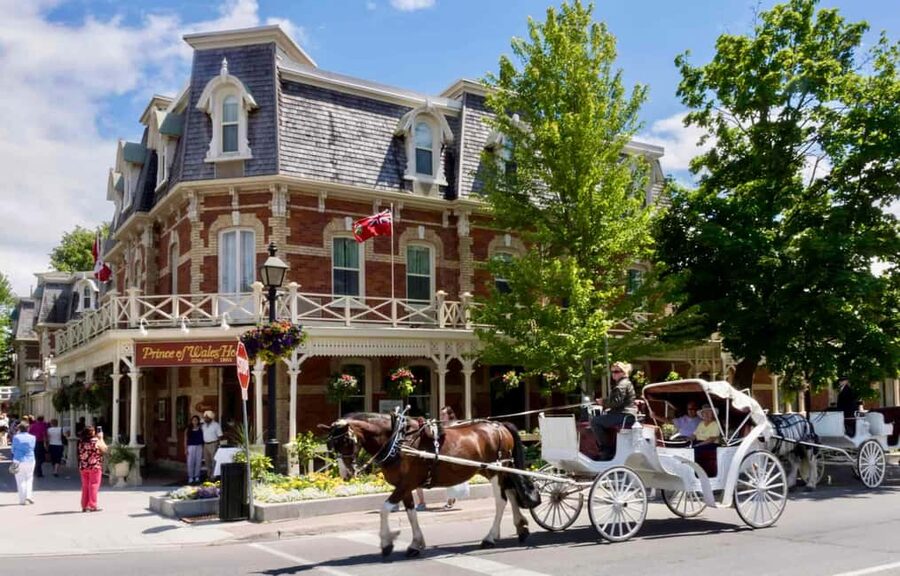 Toronto: Niagara-on-the-Lake, Wine Tasting & Chocolate Tour - Chocolate, maple syrup, and the CFX factory
