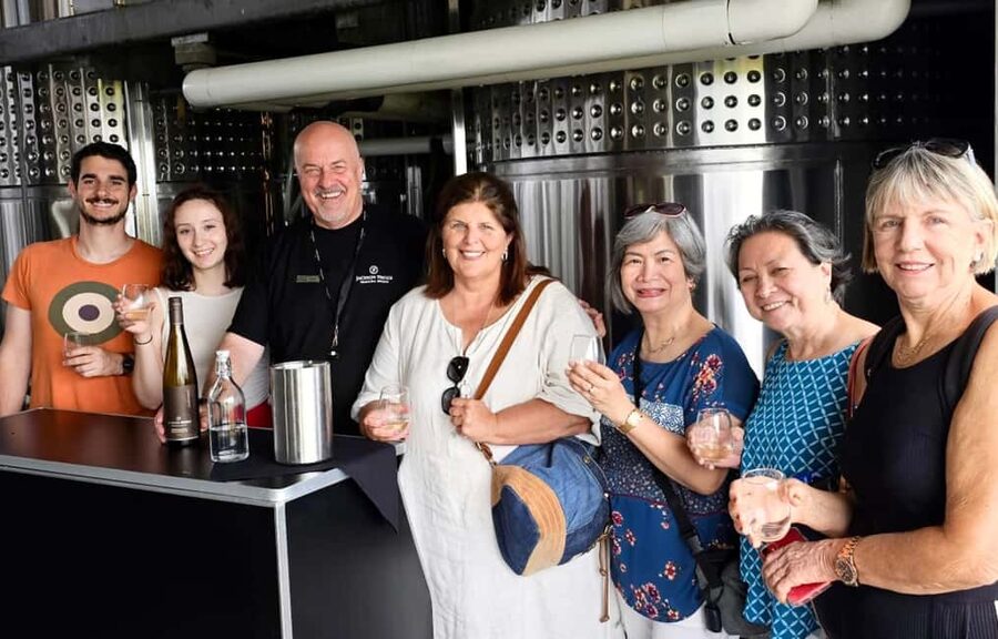 Toronto: Niagara-on-the-Lake, Wine Tasting & Chocolate Tour - What $109 really covers