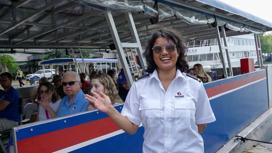 Toronto: Premium Driving Tour with Tower and Harbour Cruise - The tour at a glance