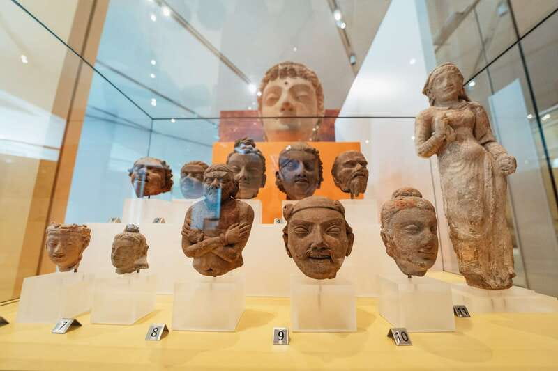 Toronto: Royal Ontario Museum Admission Ticket - Planning your route through four floors