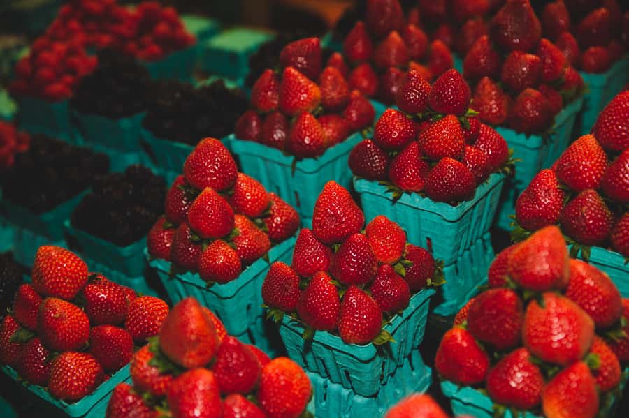 Toronto: St Lawrence Market Food Tour with 6 Tastings - The secret dish and Canadian sweets