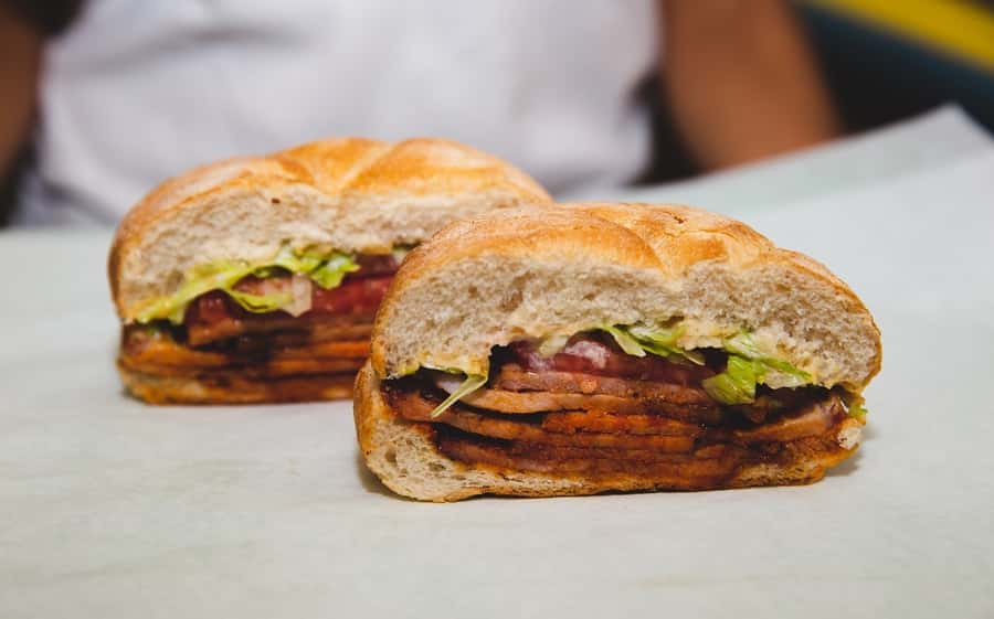 Toronto: St Lawrence Market Food Tour with 6 Tastings - What the guides add to the meal