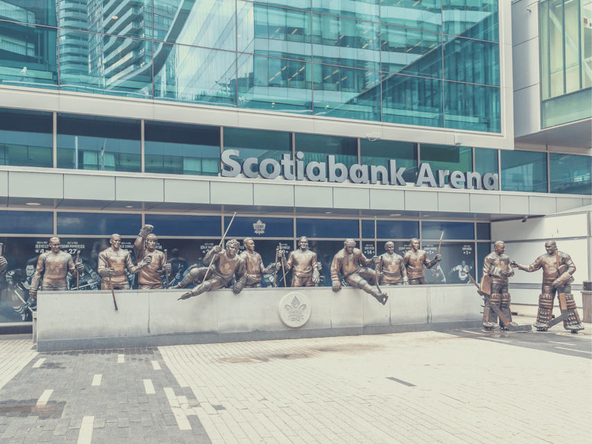 Toronto: Toronto Maple Leafs Game Ticket at Scotiabank Arena - Wearing the blue and white