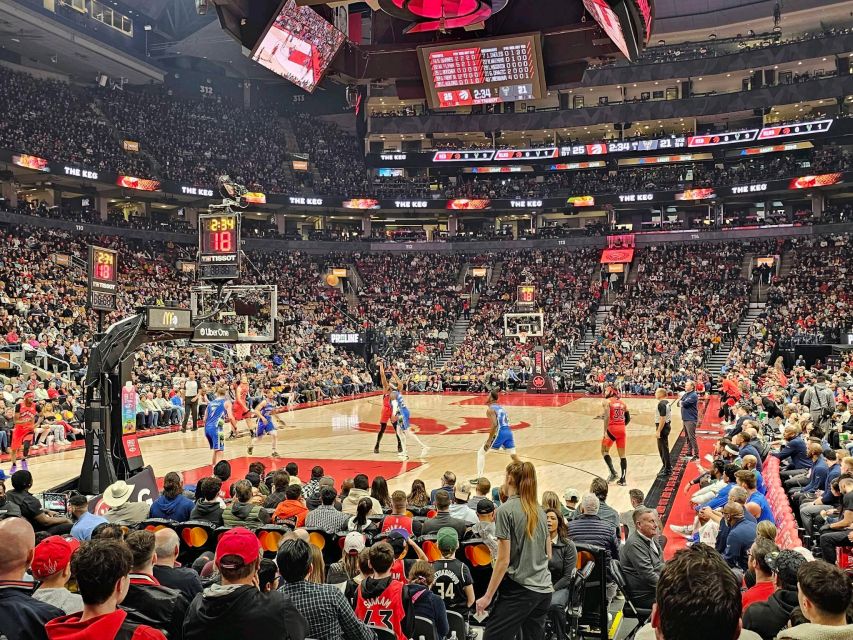 Toronto: Toronto Raptors NBA Game Ticket at Scotiabank Arena - Crowds, Comfort, and Accessibility